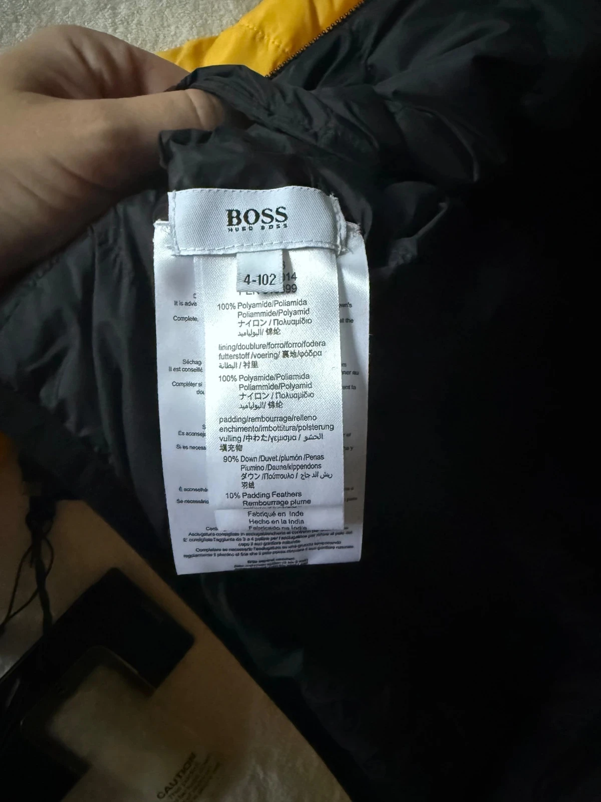 Doudoune réversible Hugo Boss jaune et noir 4 ans Novo com etiqueta – photo 5